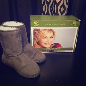 WOMEN'S 9-INCH MICROFIBER BOOTS